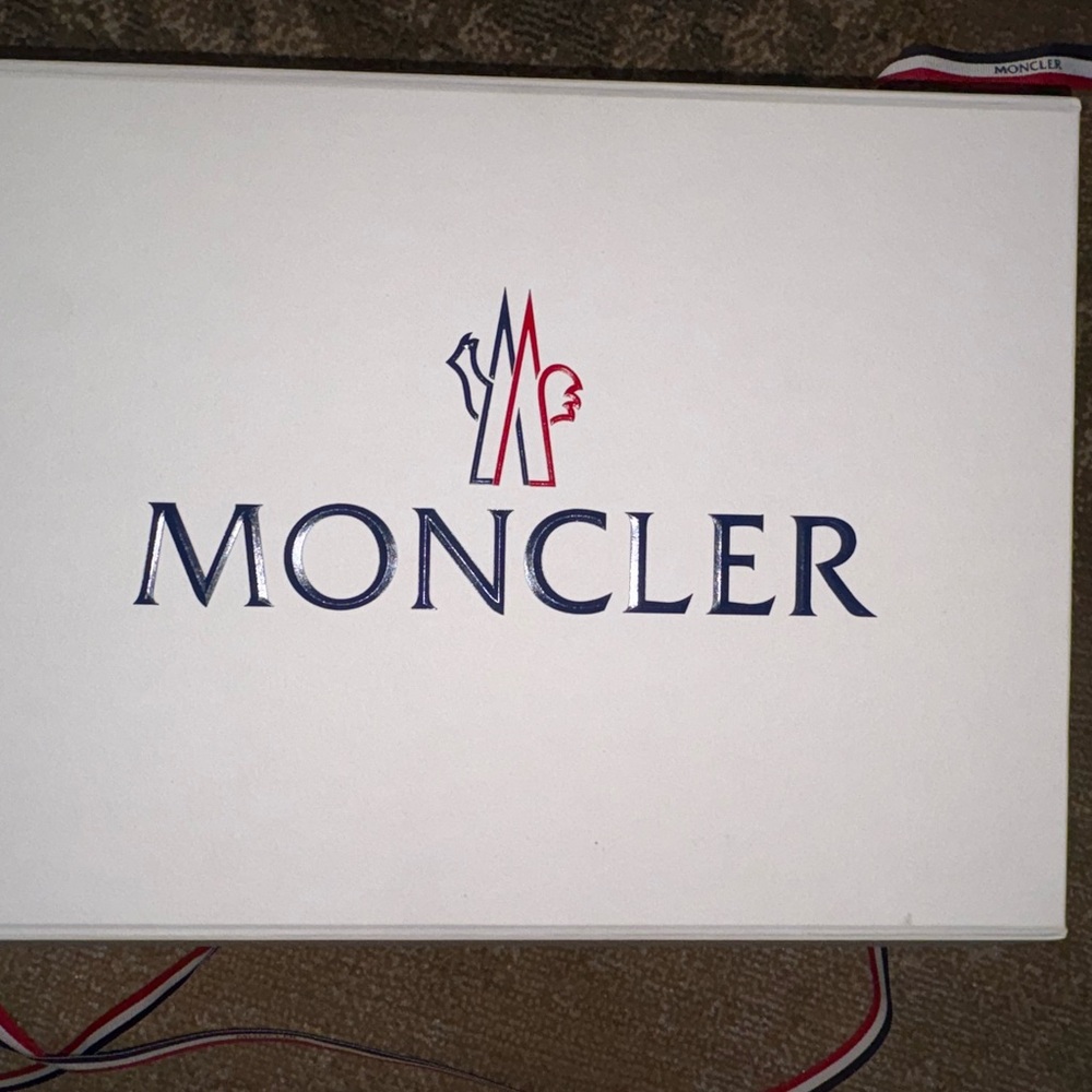 Moncler Cream Fuzzy Hairband - Picture 6 of 9